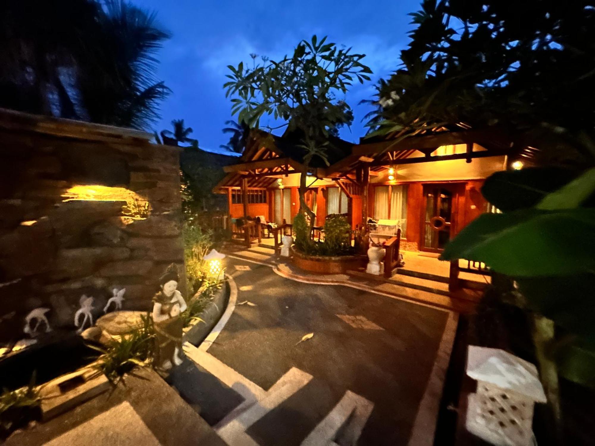 Sunny Rose Bungalows Gili Air - Adults Only Экстерьер фото