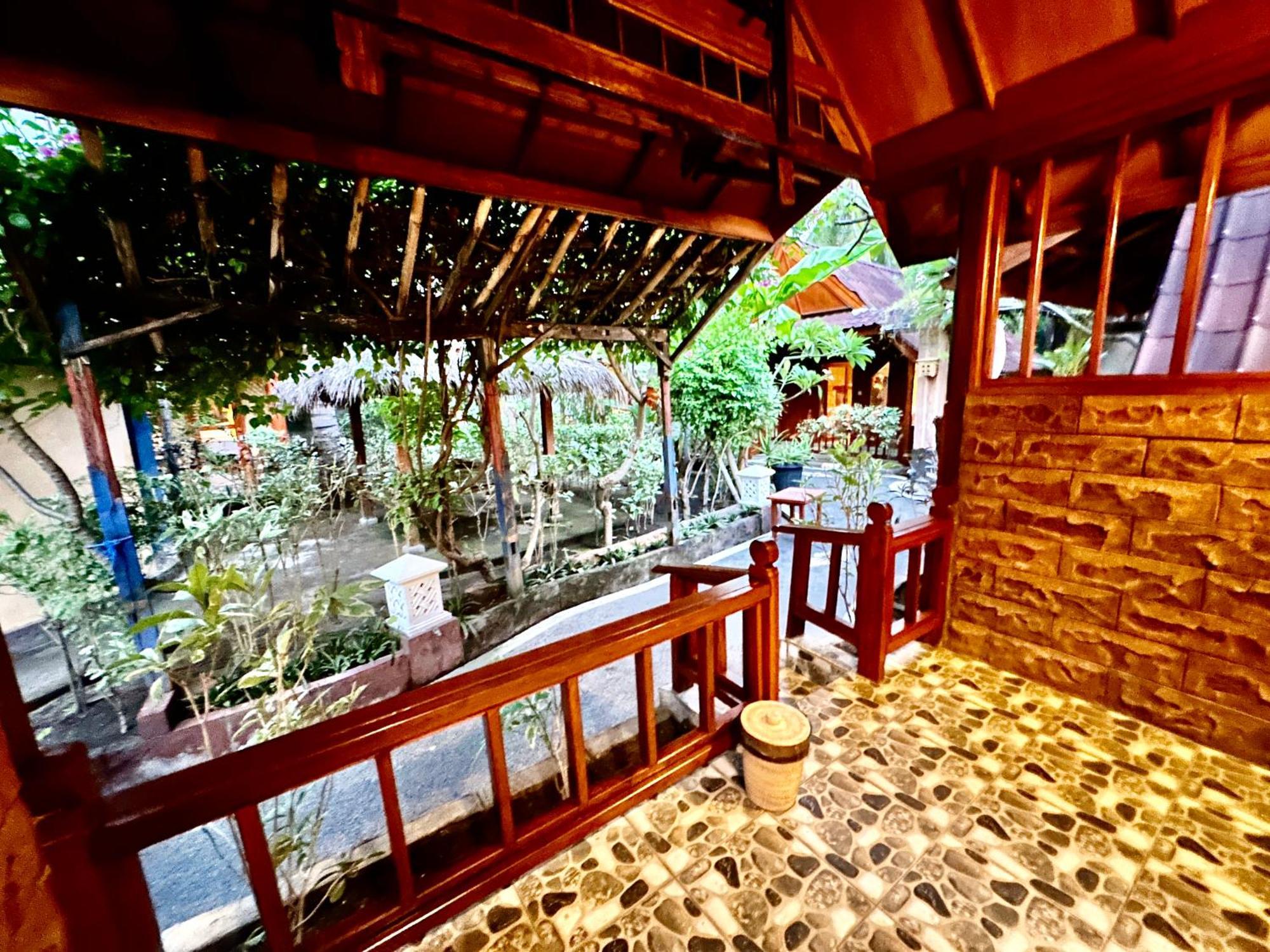 Sunny Rose Bungalows Gili Air - Adults Only Экстерьер фото