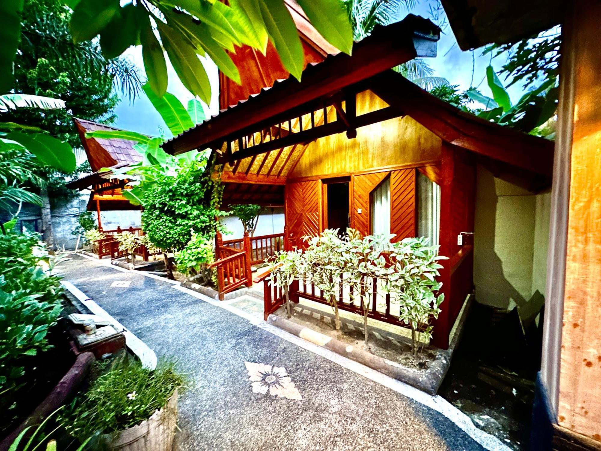 Sunny Rose Bungalows Gili Air - Adults Only Экстерьер фото